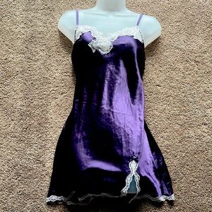 Victoria’s Secret silky plum and white lace slip chemise purple medium like new